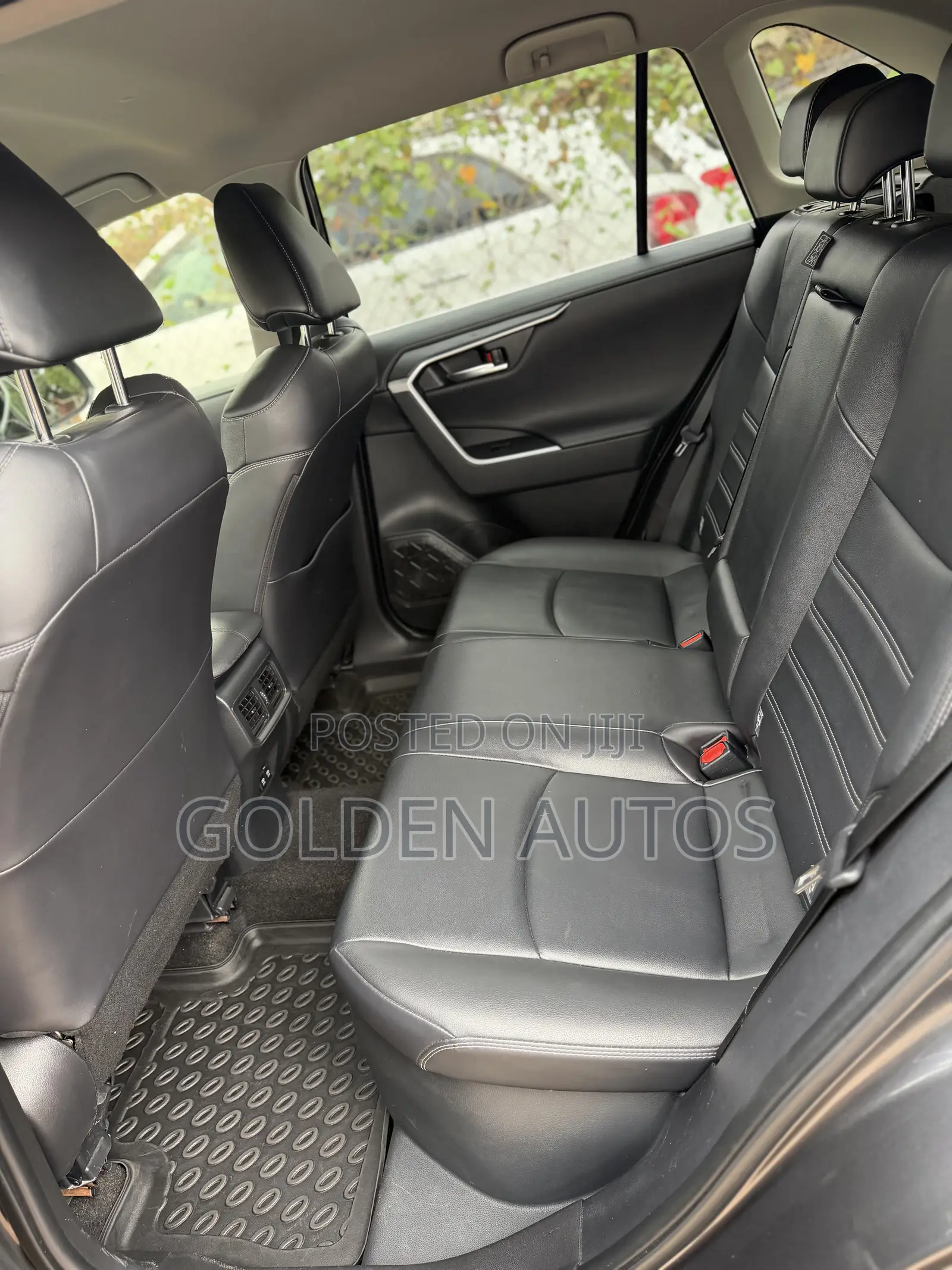 Toyota RAV4 XLE Premium 2021 Gray