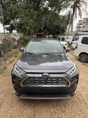Toyota RAV4 XLE Premium 2021 Gray