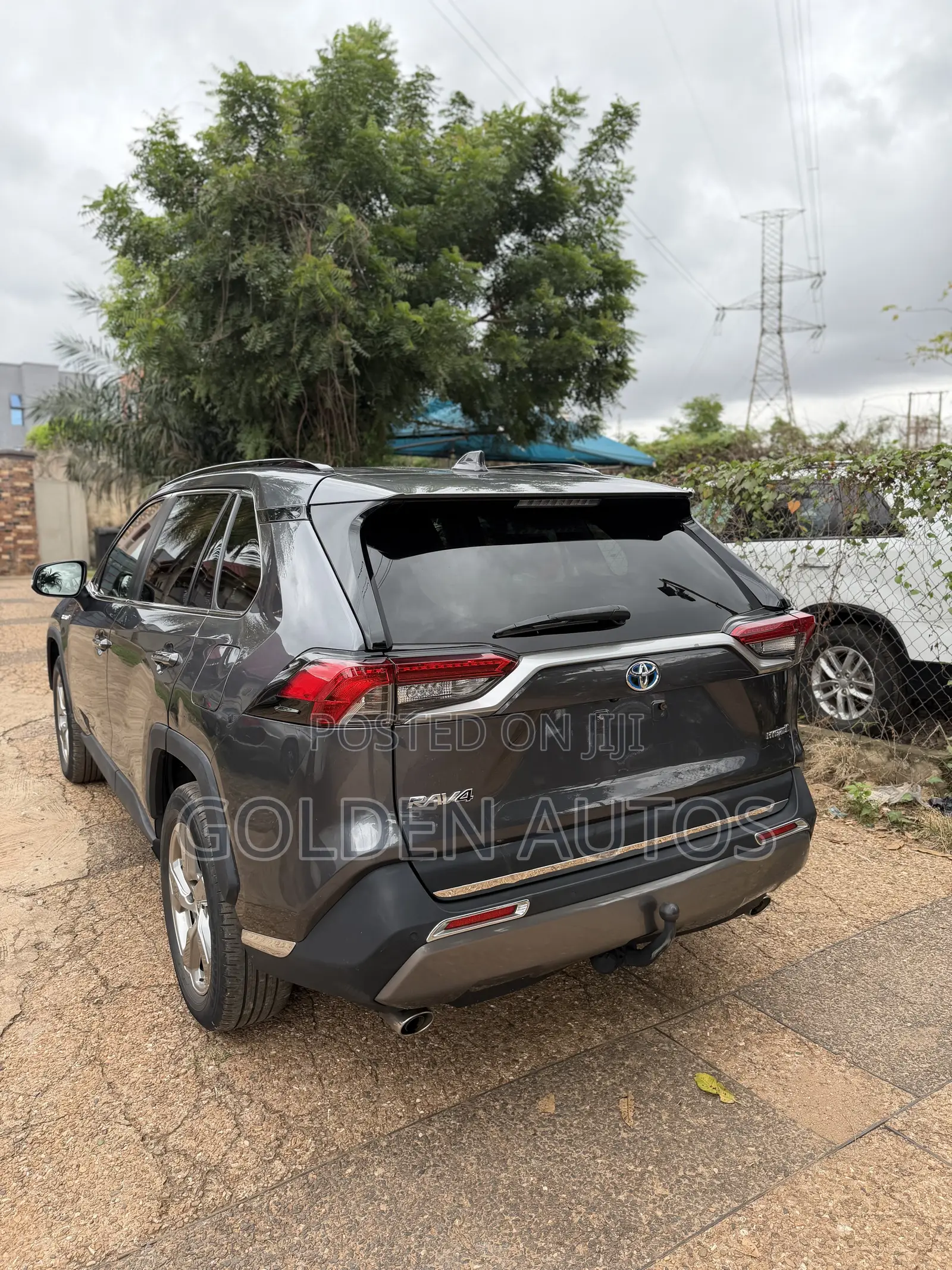 Toyota RAV4 XLE Premium 2021 Gray