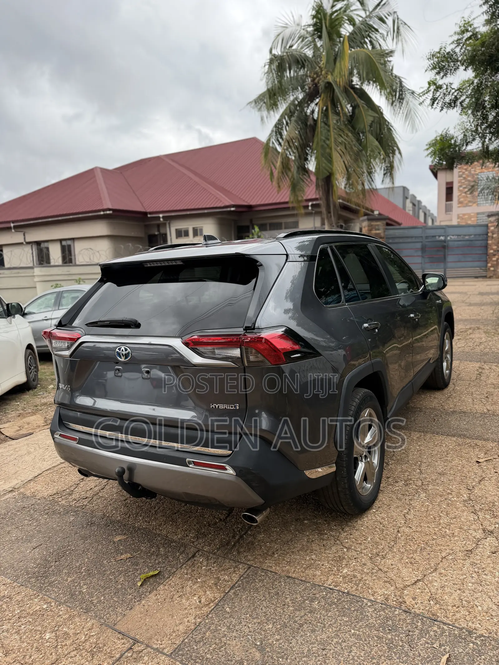 Toyota RAV4 XLE Premium 2021 Gray