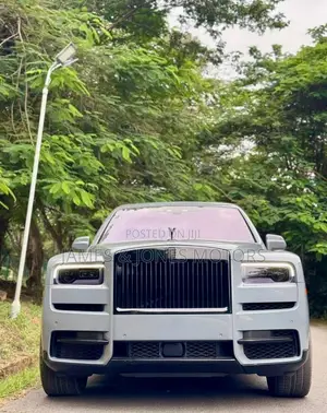 Rolls-Royce Cullinan Black Badge 2022 Gray