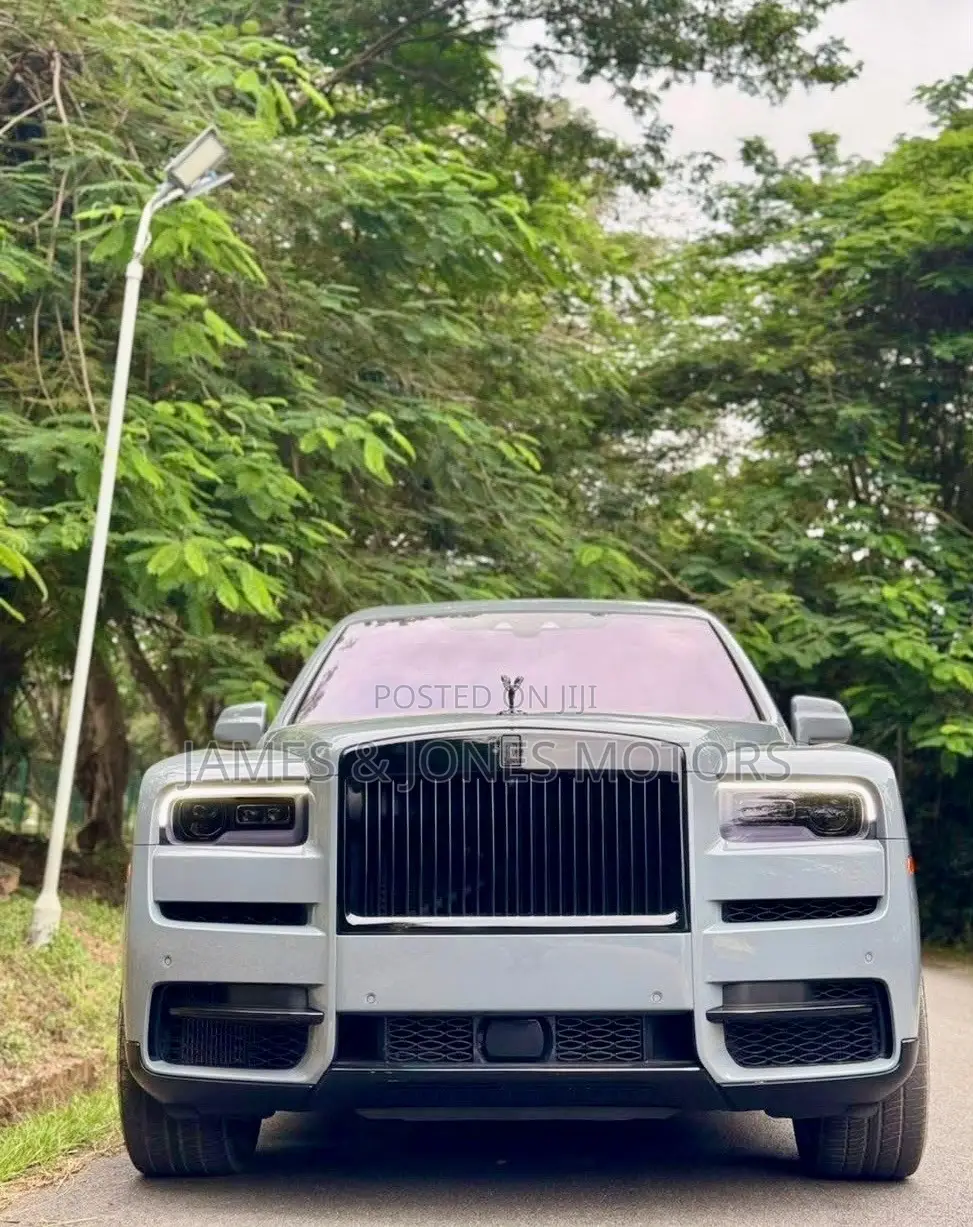 Rolls-Royce Cullinan Black Badge 2022 Gray
