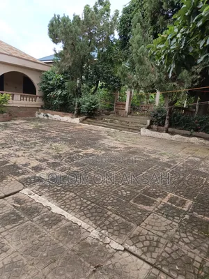 6bdrm House in Free Will Agency, Kumasi Metropolitan for sale