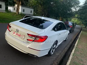 Honda Accord Touring 2.0T 2020 White