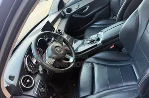Mercedes-Benz C300 2016 Black