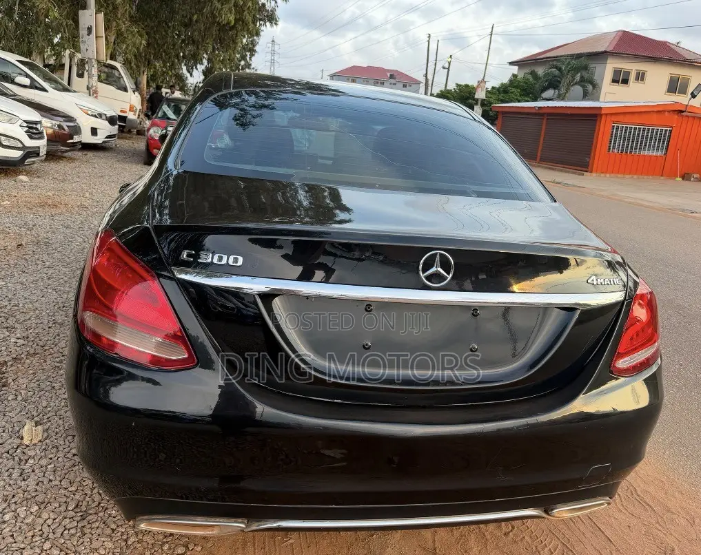 Mercedes-Benz C300 2016 Black