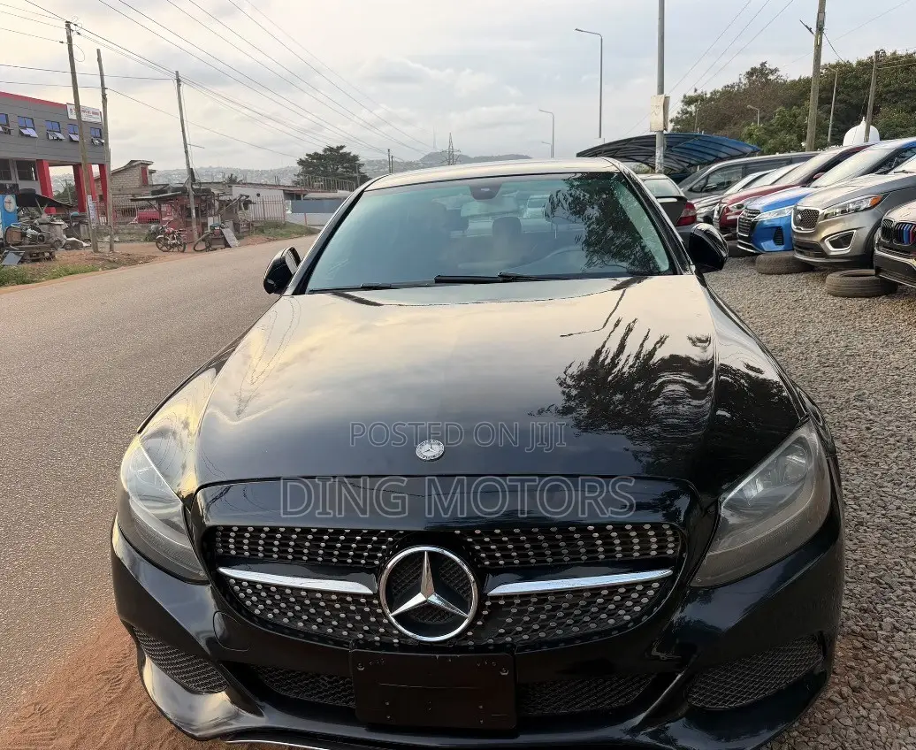 Mercedes-Benz C300 2016 Black