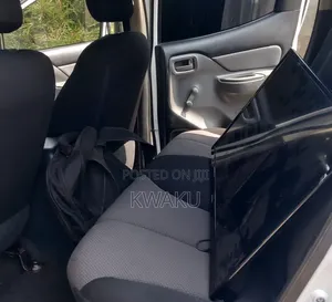Mitsubishi L200 2015 White