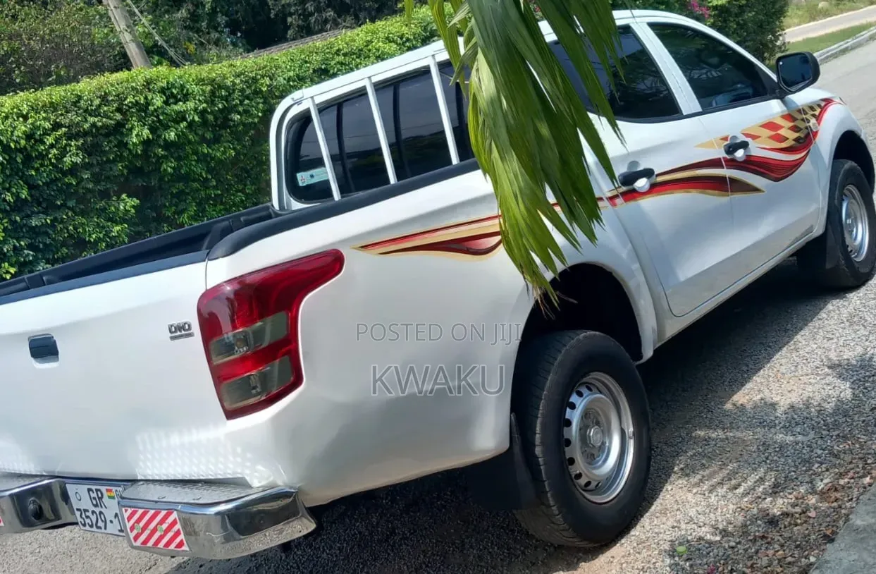 Mitsubishi L200 2015 White