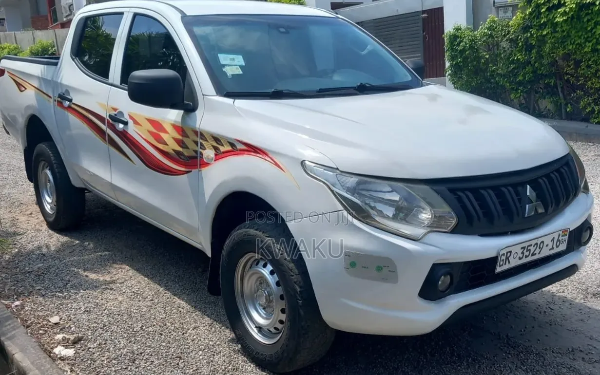Mitsubishi L200 2015 White