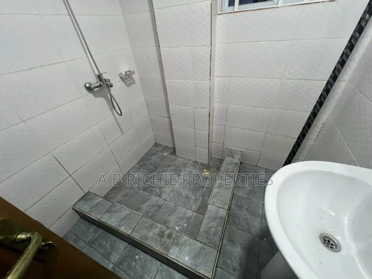 2bdrm Apartment in Ab Richie Properties, Tseaddo for rent
