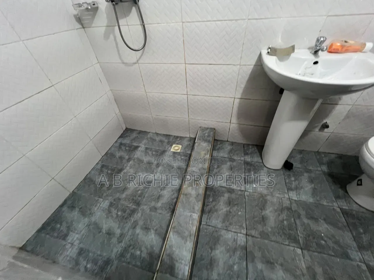 2bdrm Apartment in Ab Richie Properties, Tseaddo for rent