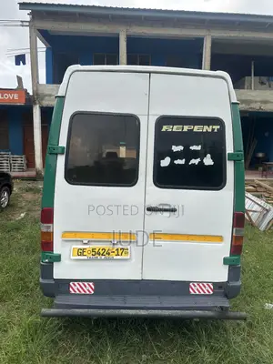 Mercedes-Benz Sprinter 2002 White