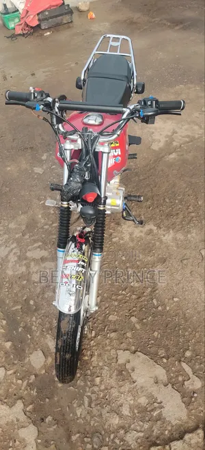 New Royal RY125 2026 Red