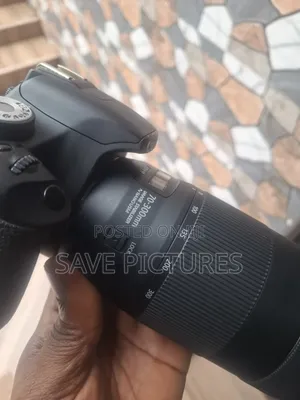 Canon 500D With Zoom Lens
