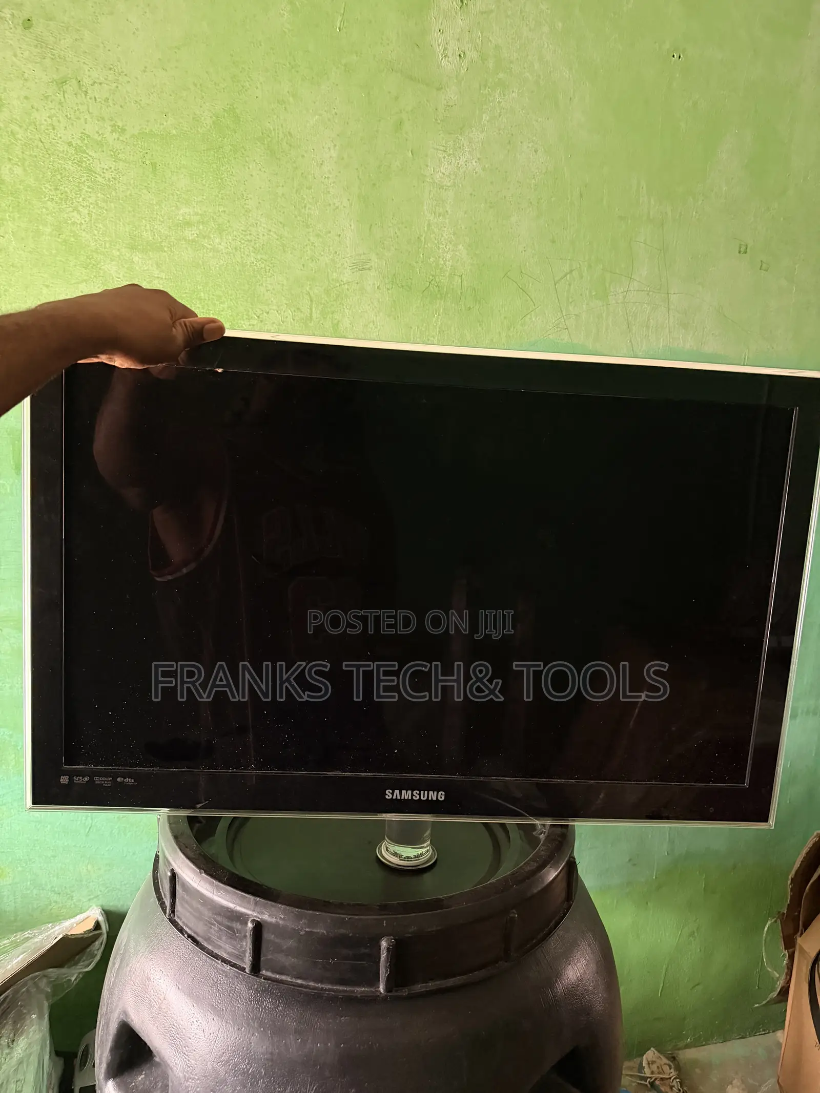 32-Inch Slim Full HD LED TV