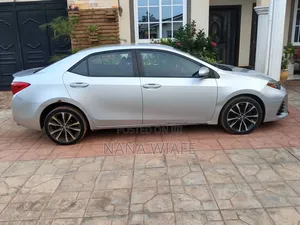 Toyota Corolla 2017 Silver