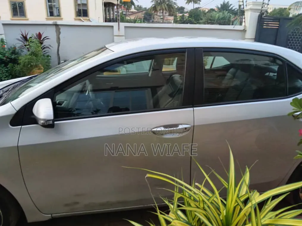 Toyota Corolla 2017 Silver
