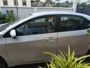 Toyota Corolla 2017 Silver