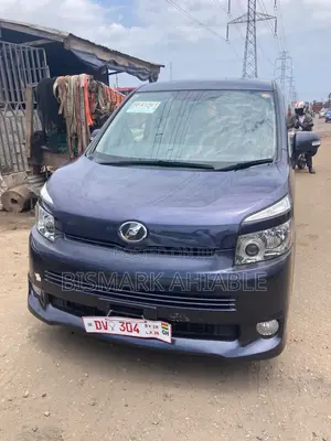 Toyota Voxy V 2WD 8-Seater 2010 Blue