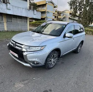 Mitsubishi Outlander 2018 Gray