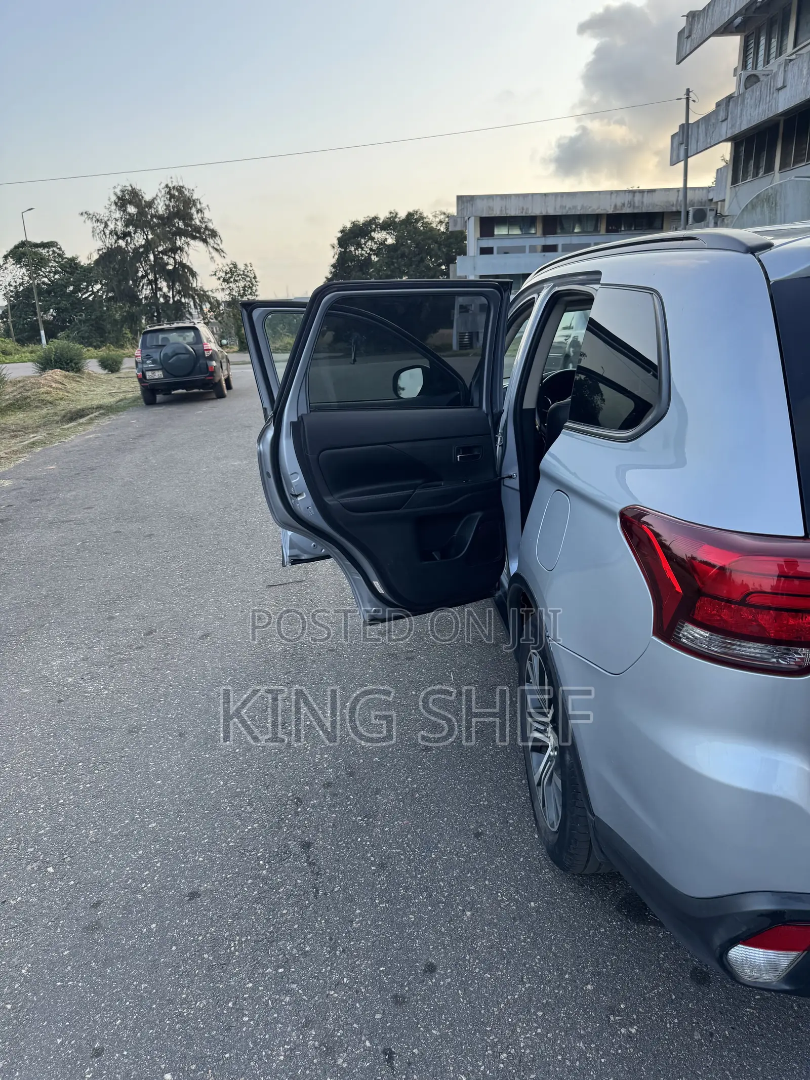 Mitsubishi Outlander 2018 Gray