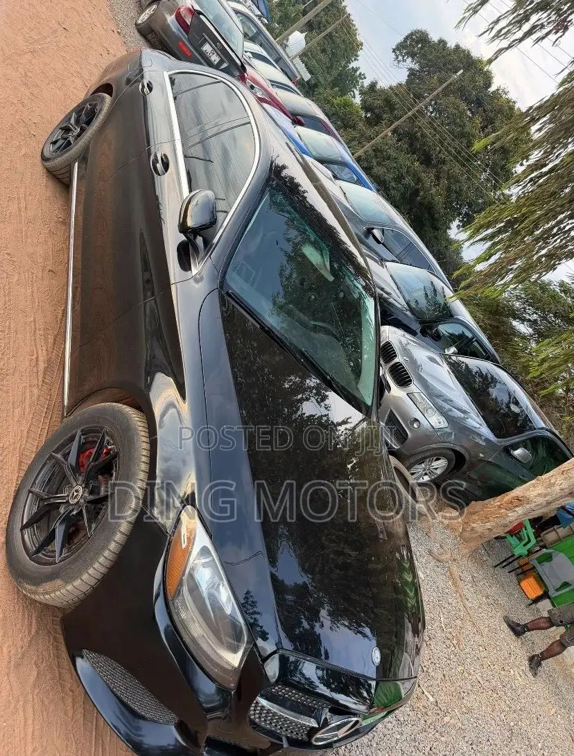 Mercedes-Benz C300 2016 Black