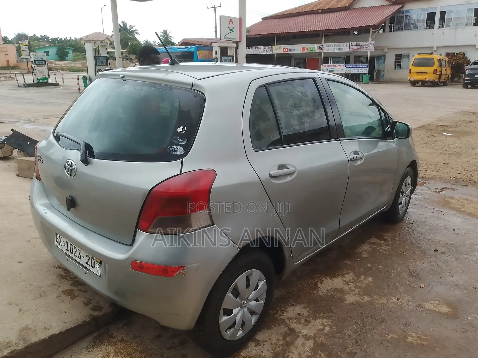 Toyota Vitz 2010 Gray