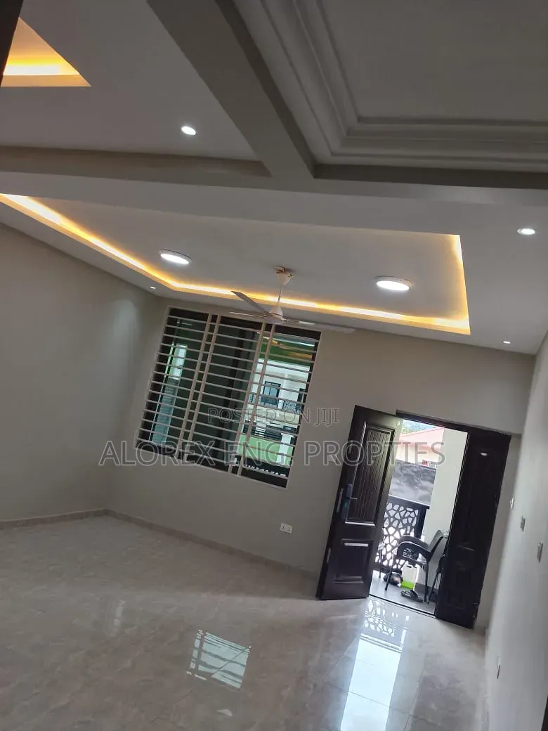 2bdrm Apartment in Oyarifa, Owusu Ansah for rent