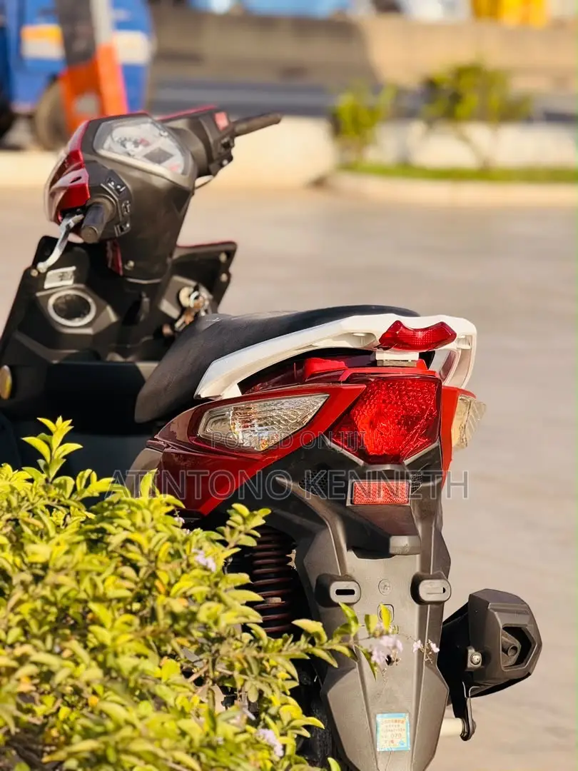 Piaggio Scooter 2016 Red