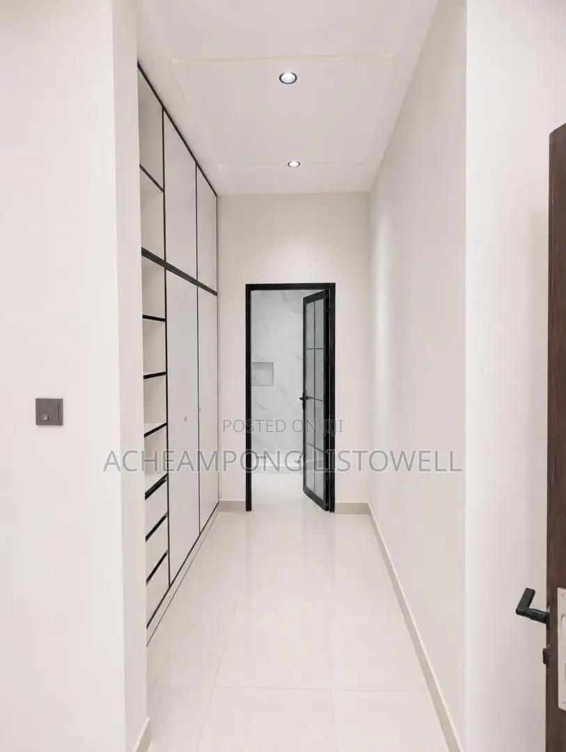 3bdrm House in Lake Side Estate for rent