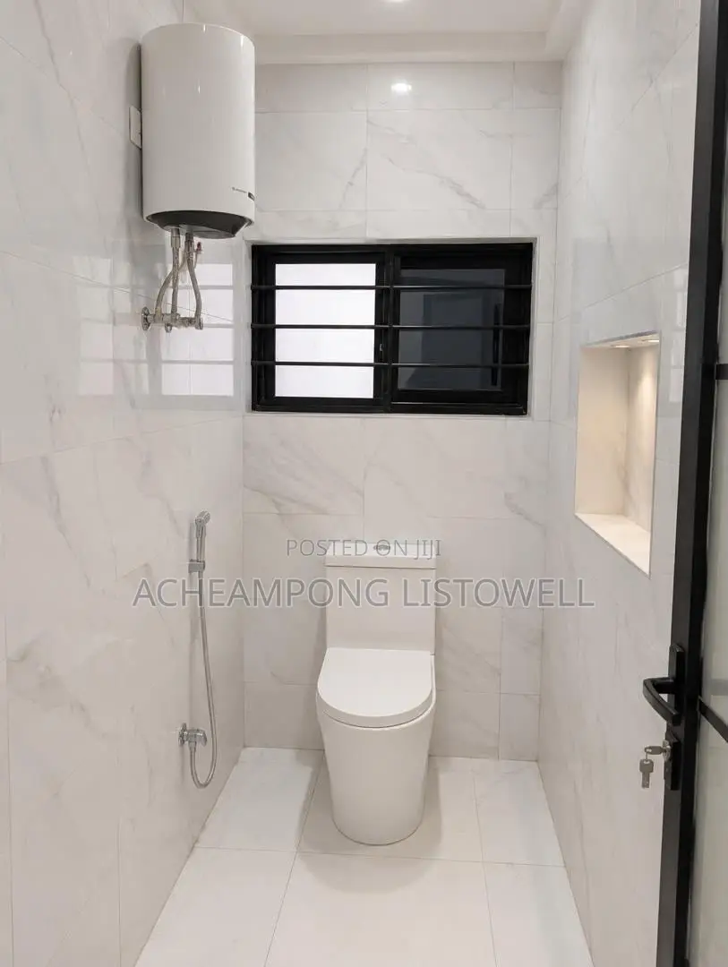 3bdrm House in Lake Side Estate for rent