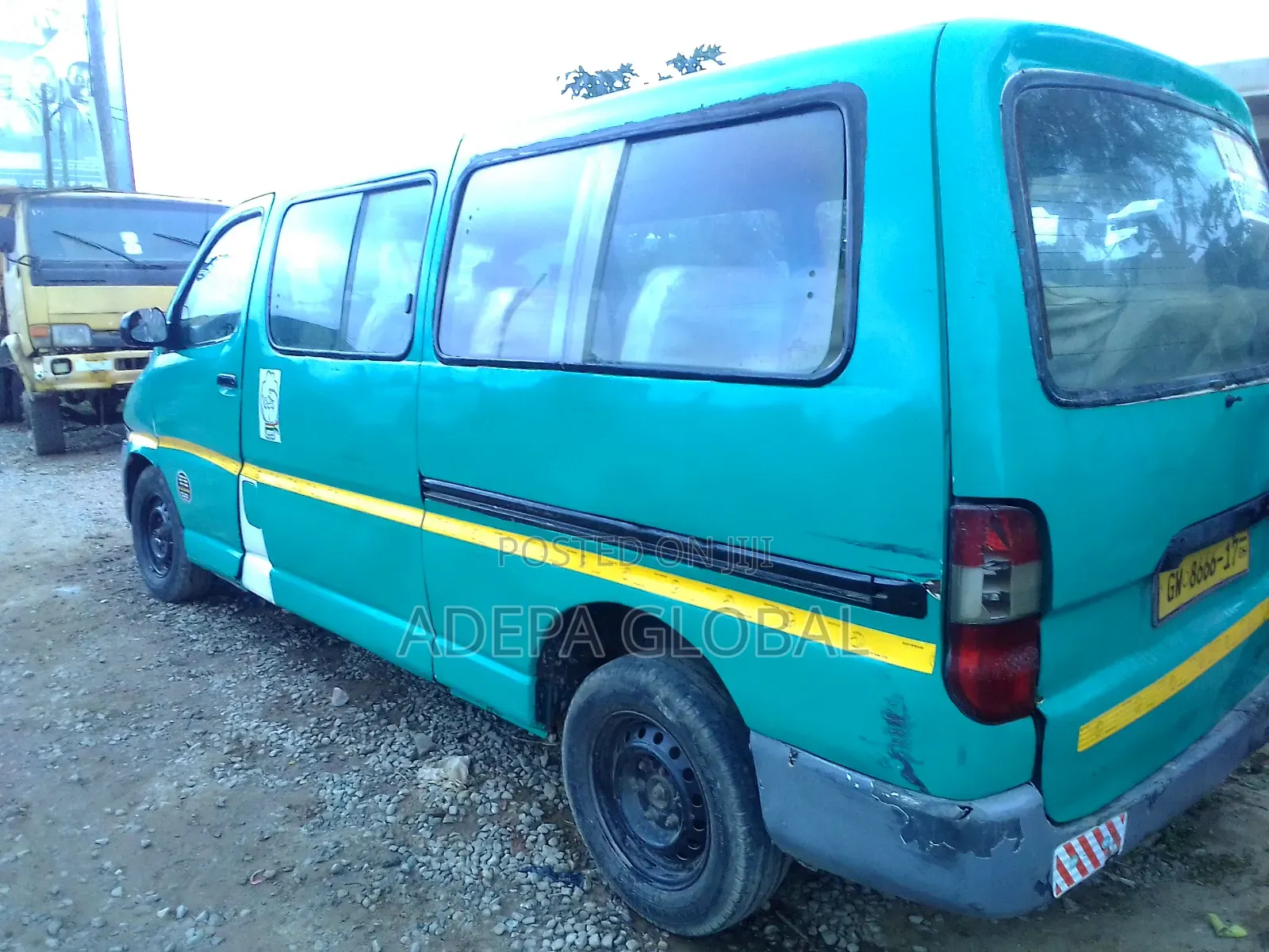 Toyota HiAce 2017 Blue