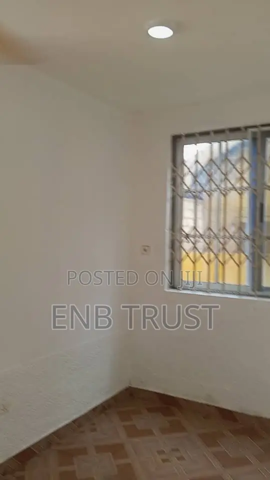 12bdrm Apartment in Ablekuma, Fan Milk for sale
