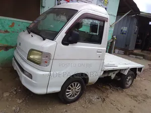 Daihatsu Hijet 2026 White
