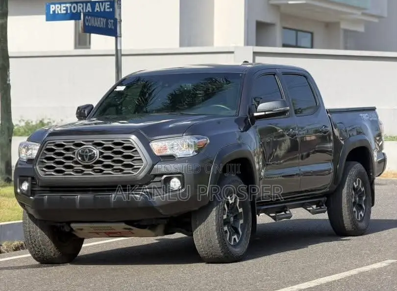 Toyota Tacoma 2024 Gray