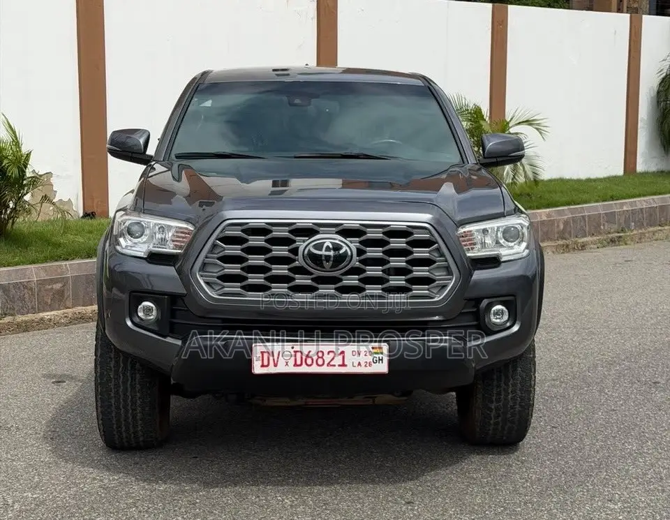 Toyota Tacoma 2024 Gray