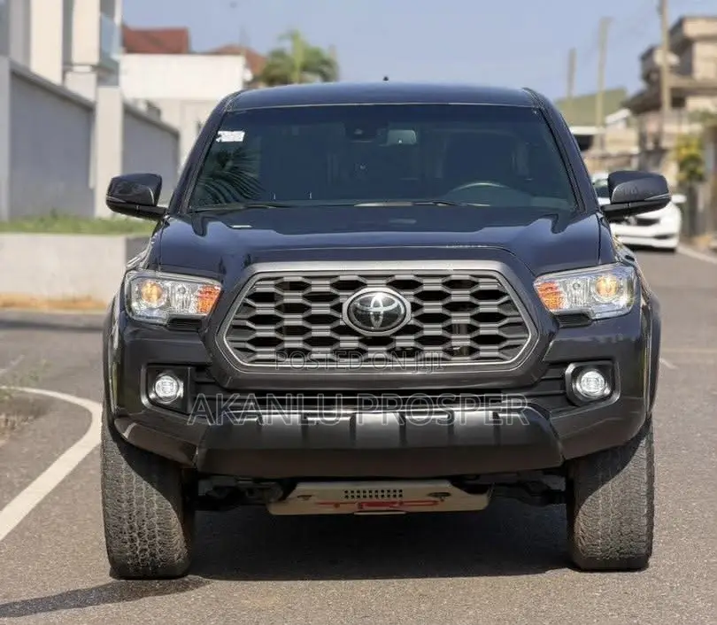 Toyota Tacoma 2024 Gray
