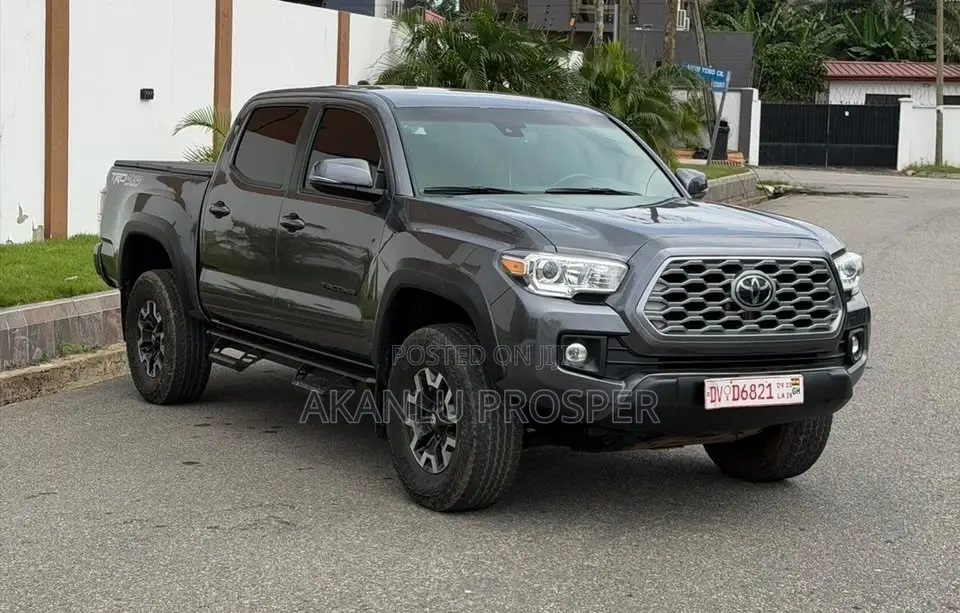 Toyota Tacoma 2024 Gray