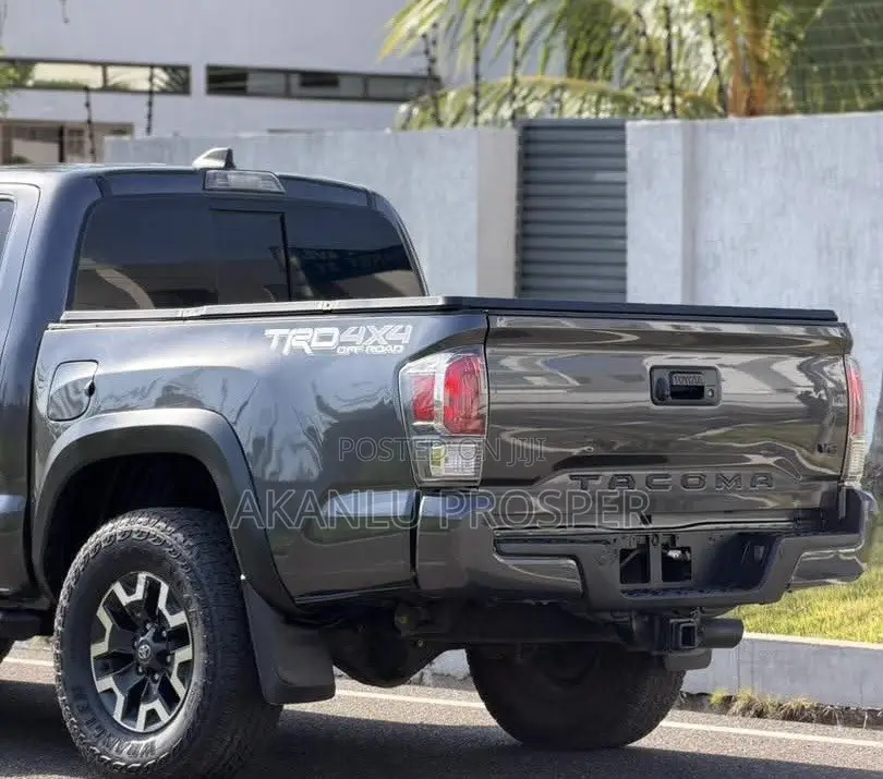 Toyota Tacoma 2024 Gray