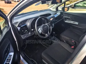 Toyota Vitz 1.3 AWD 5dr 2016 Silver