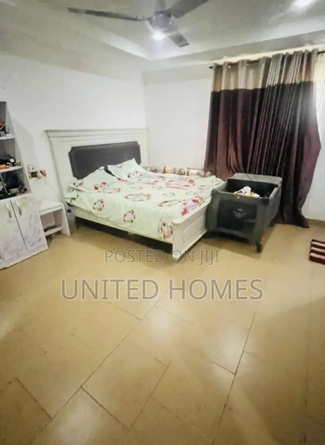 3bdrm House in West Hills Mall Area for sale