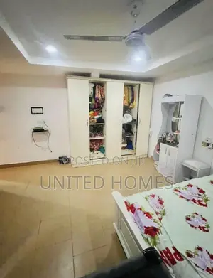3bdrm House in West Hills Mall Area for sale