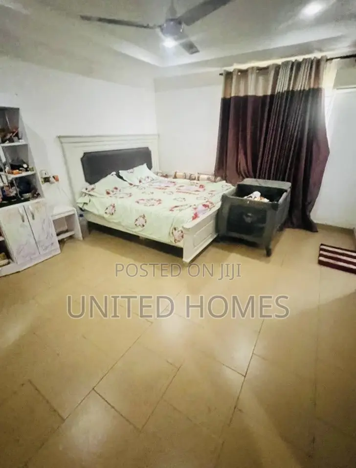 3bdrm House in West Hills Mall Area for sale