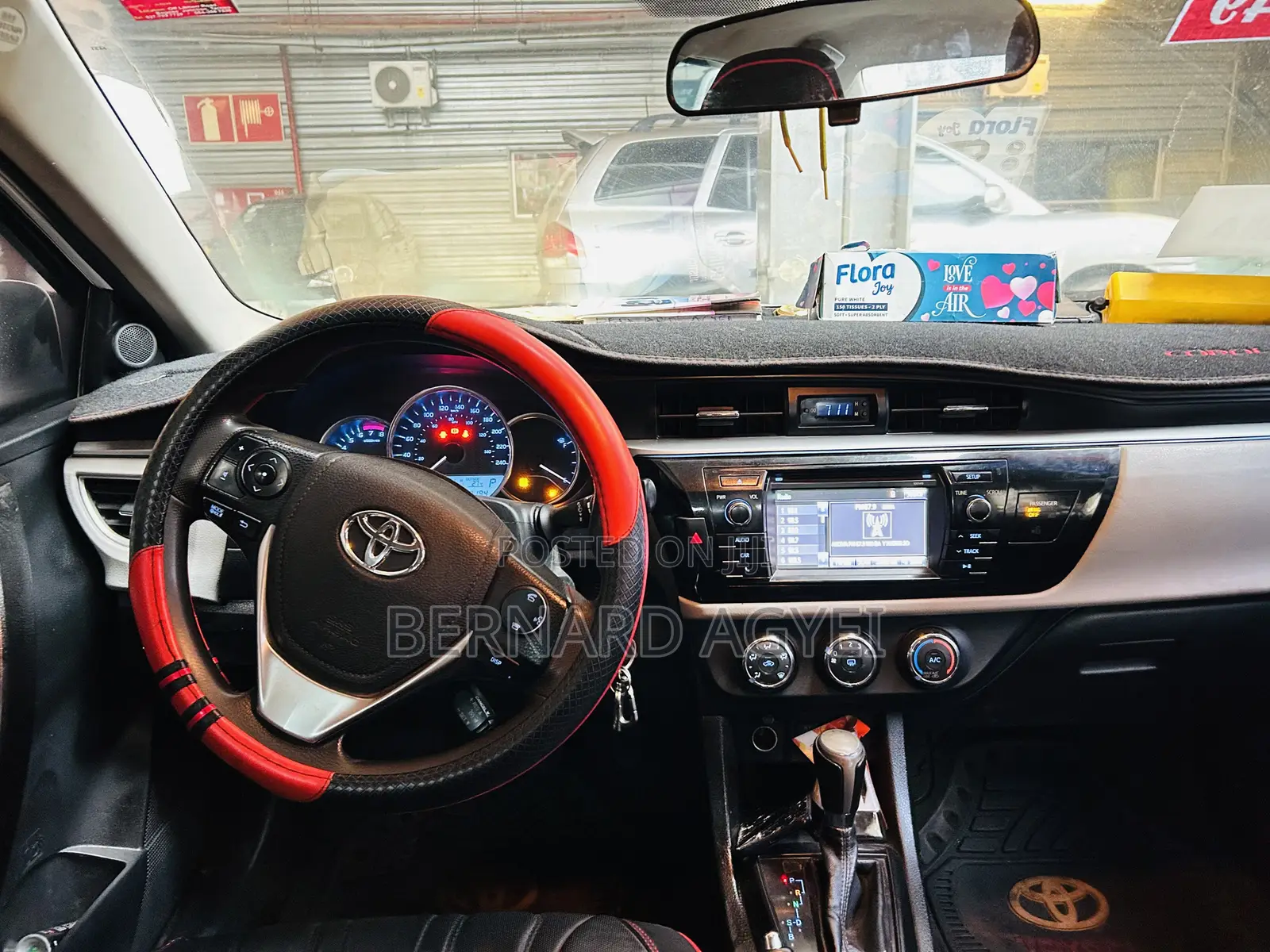 Toyota Corolla LE Eco Plus 4dr Sedan (1.8L 4cyl CVT) 2015 White