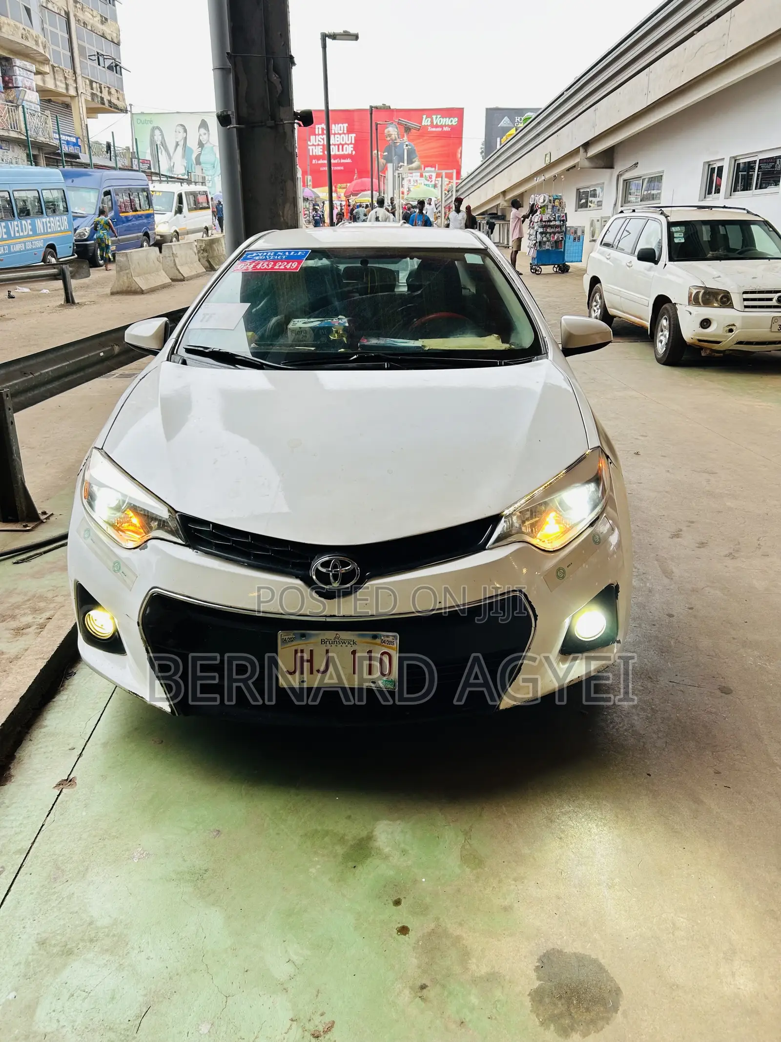 Toyota Corolla LE Eco Plus 4dr Sedan (1.8L 4cyl CVT) 2015 White