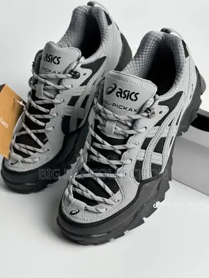 Solid Grey ASICS Sneaker