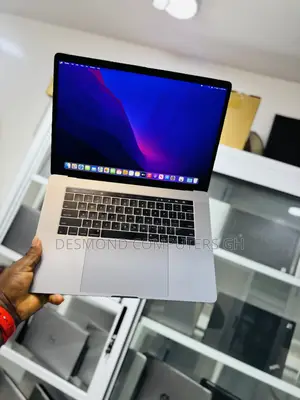 Laptop Apple MacBook Pro 2017 16GB Intel Core i7 SSD 256GB