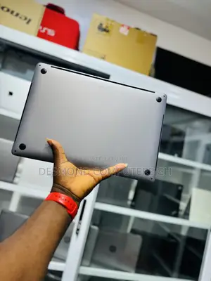 Laptop Apple MacBook Pro 2017 16GB Intel Core i7 SSD 256GB