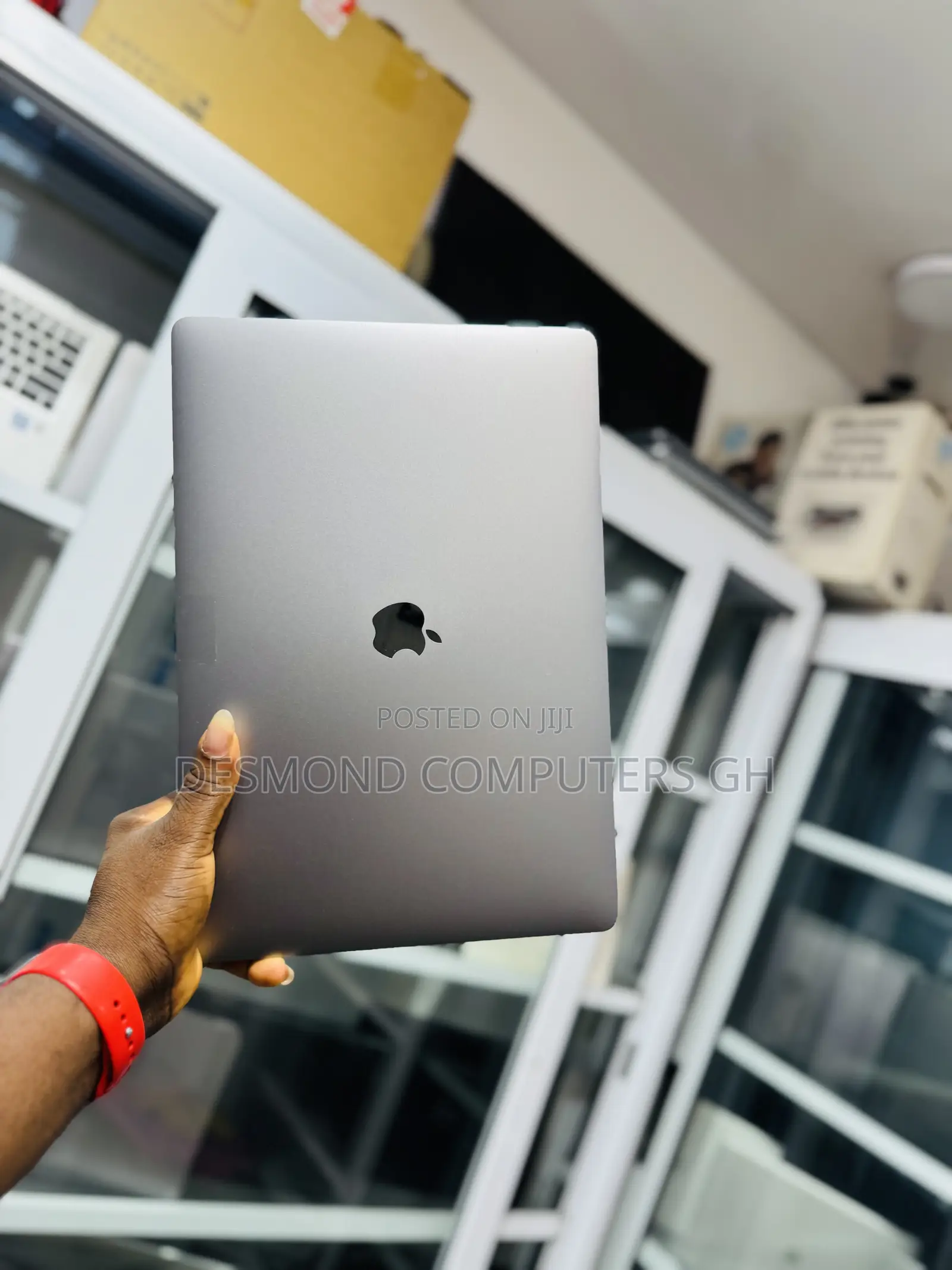 Laptop Apple MacBook Pro 2017 16GB Intel Core i7 SSD 256GB